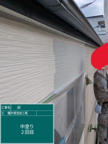京都府大山崎町　外壁塗装工事　外壁中塗り