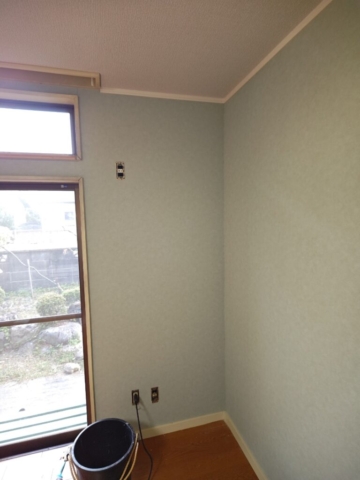 大阪府高槻市　耐震補強工事　クロス仕上げ