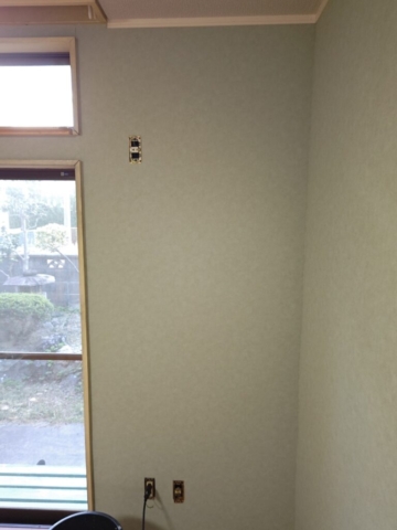 大阪府高槻市　耐震補強工事　クロス仕上げ